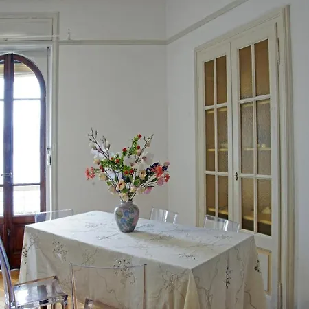 Liberty House Apartment *